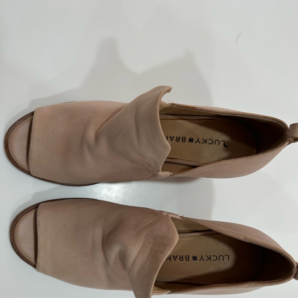 Lucky Brand Women's Cream Peep-Toe Mules